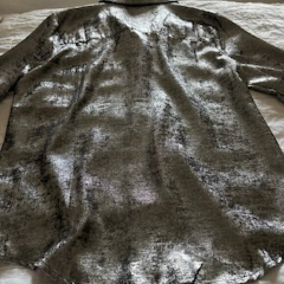 Evereve Shimmering Silver Button Down Shirt "Florence Foil Shirting" small - Picture 9 of 9